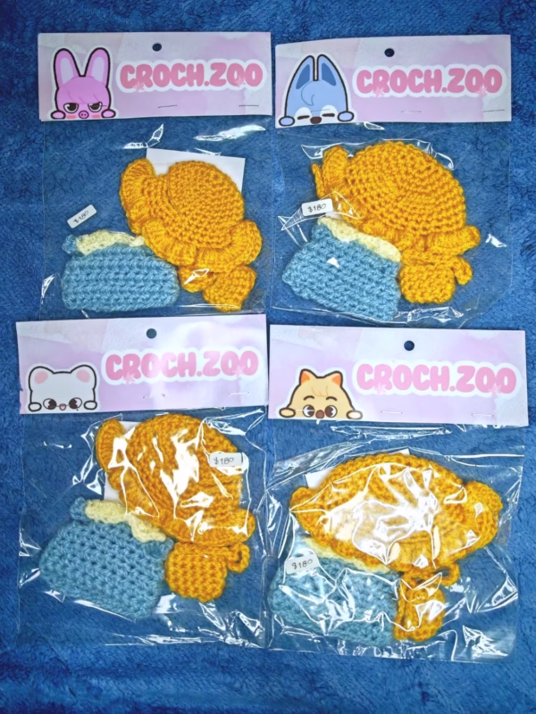 SKZOO 10cm [croch.zoo] Conjunto con overol y bolsa